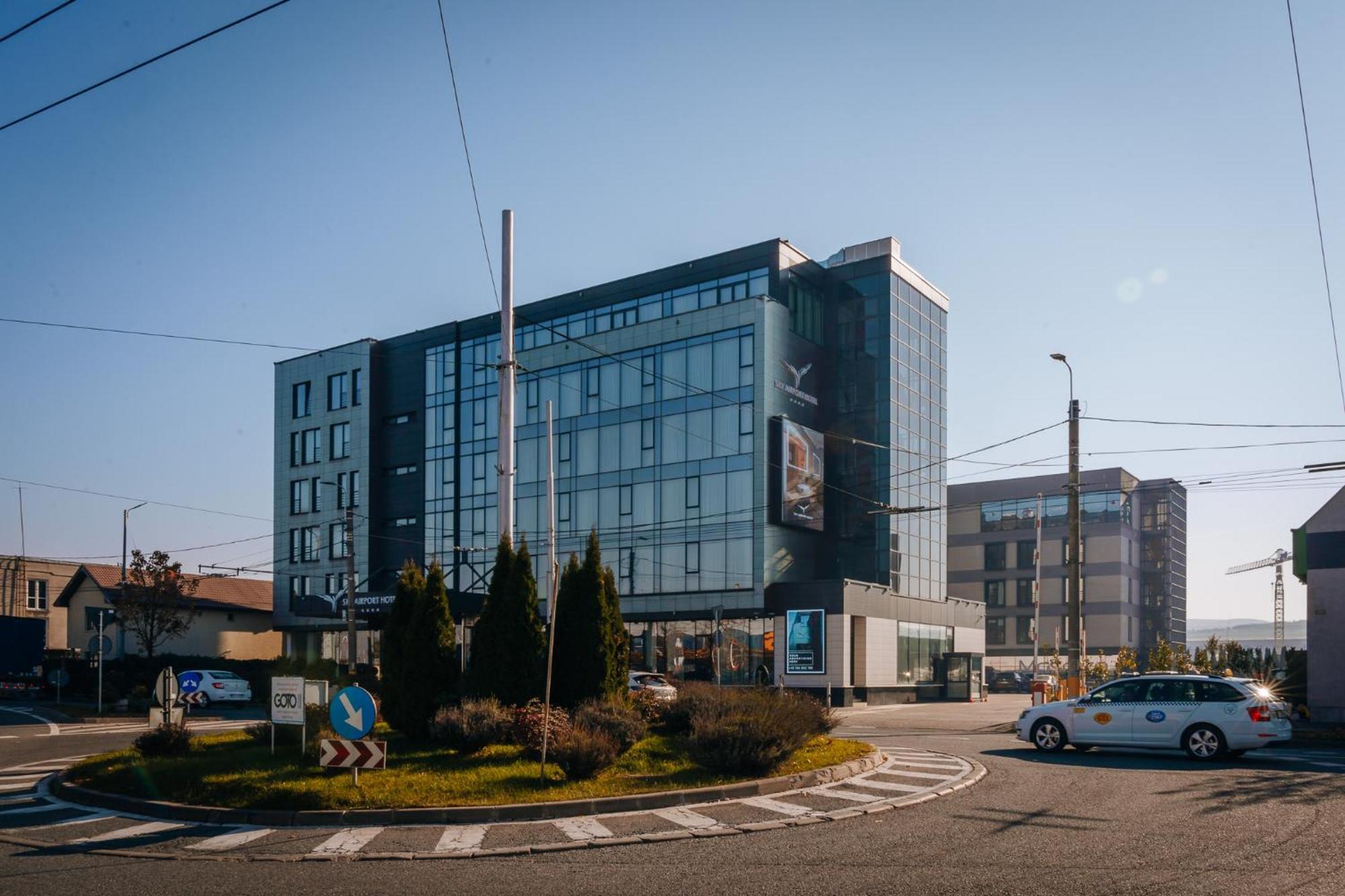 Sky Airport Hotel Cluj Napoca Bagian luar foto