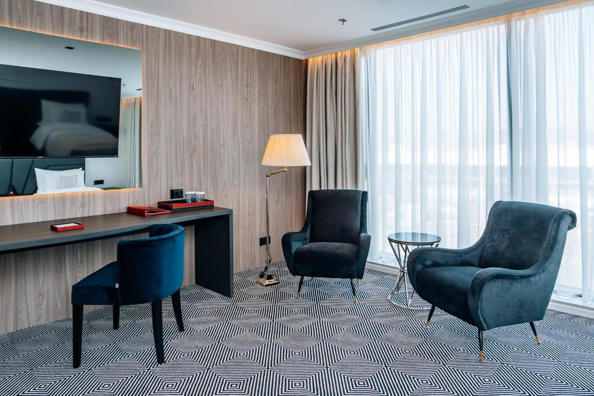 Sky Airport Hotel Cluj Napoca Bagian luar foto